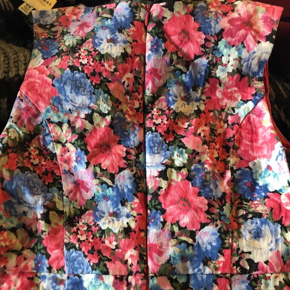 Structured Floral Mini Dress - Picture 3 of 3